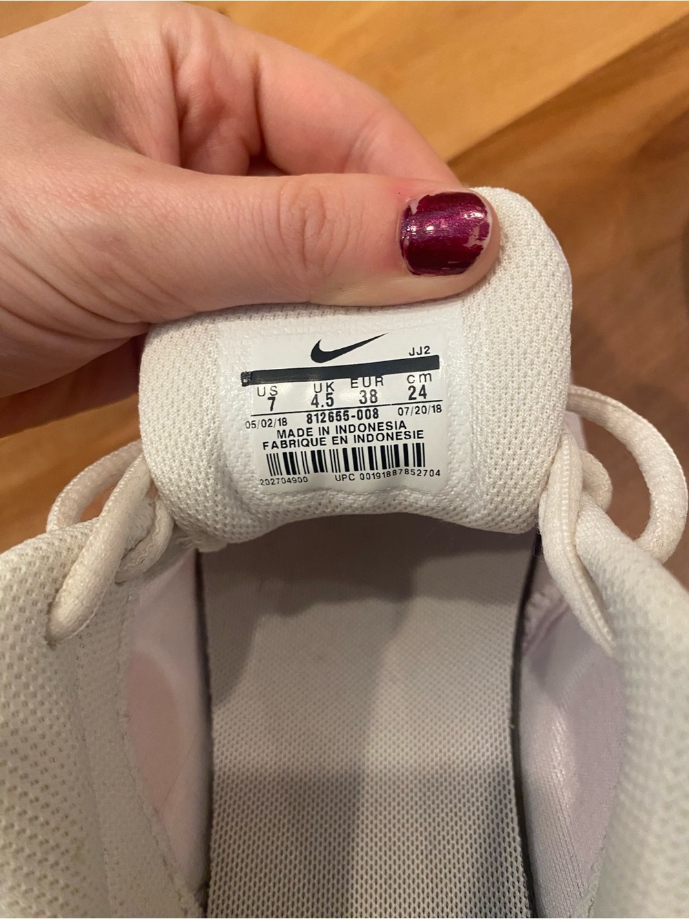 Nikes - Picture 4 of 4